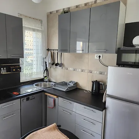 Broj 4 * Podgorica